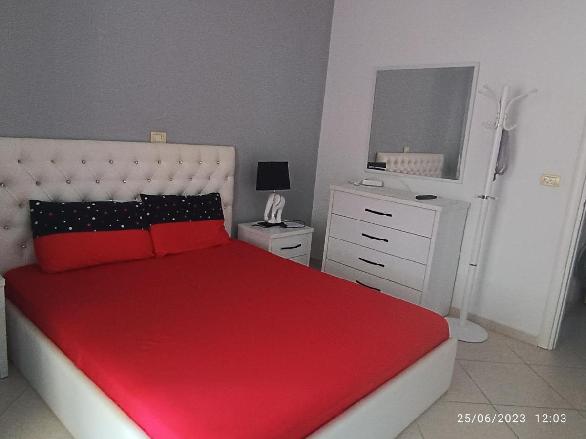 Marinela Apartment Sarandë Exteriör bild